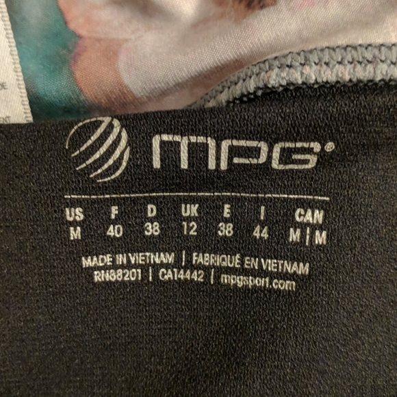 Workout shorts - Picture 2 of 2